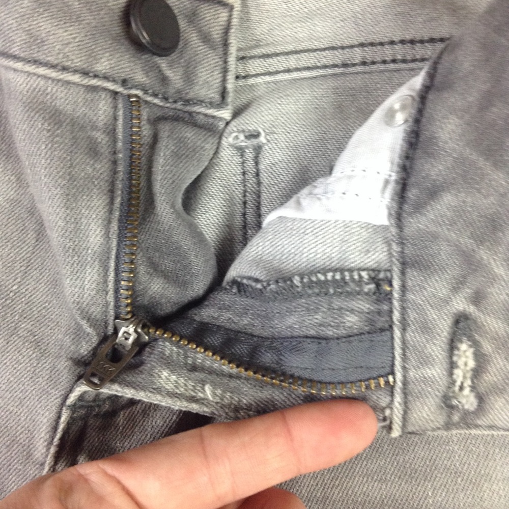 Zara Basic Denim Gray Distressed Cut-Off Jeans 4 - image 5